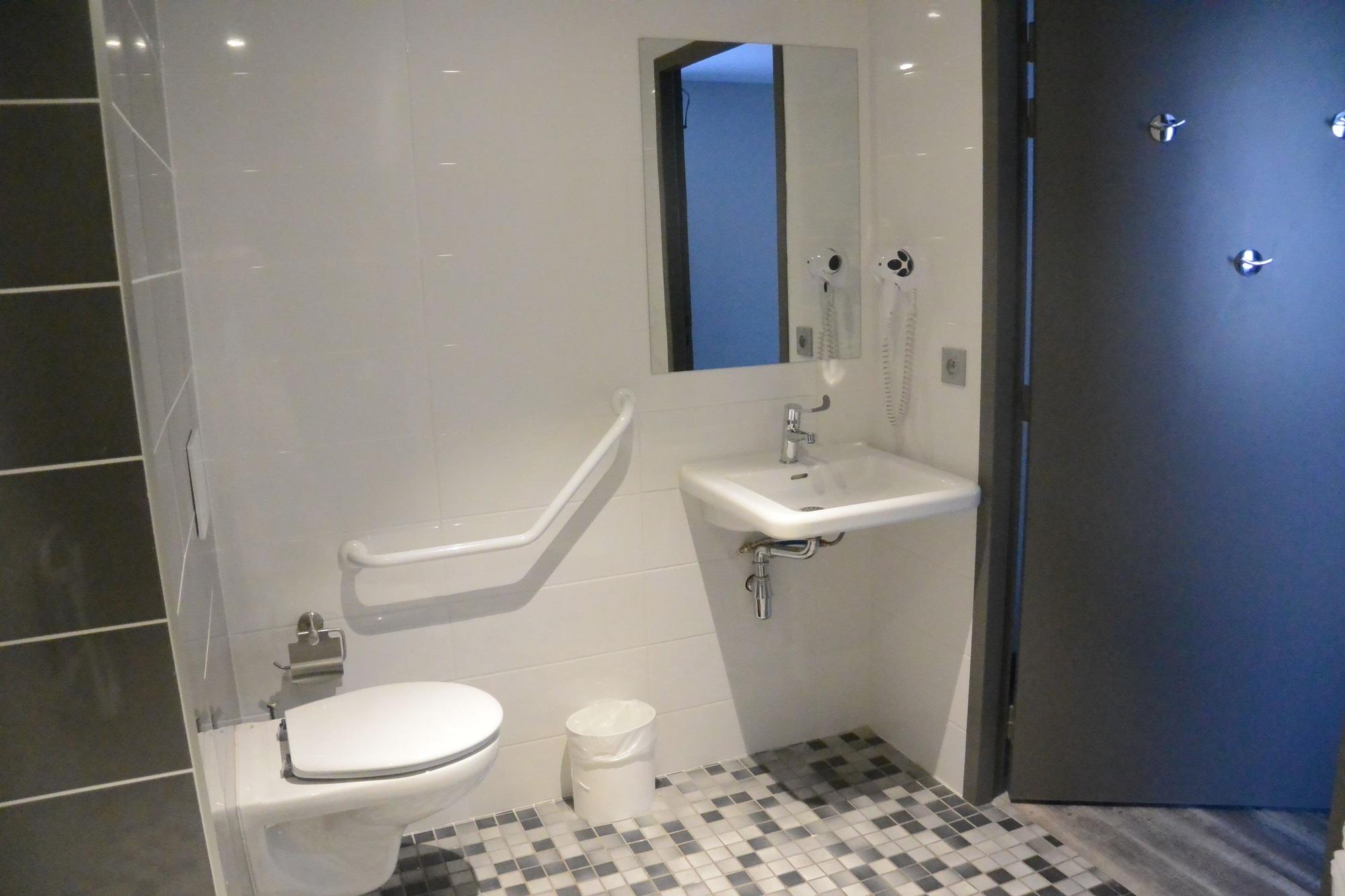 Kyriad Direct Tours Sud - Chambray Les Tours Dış mekan fotoğraf
